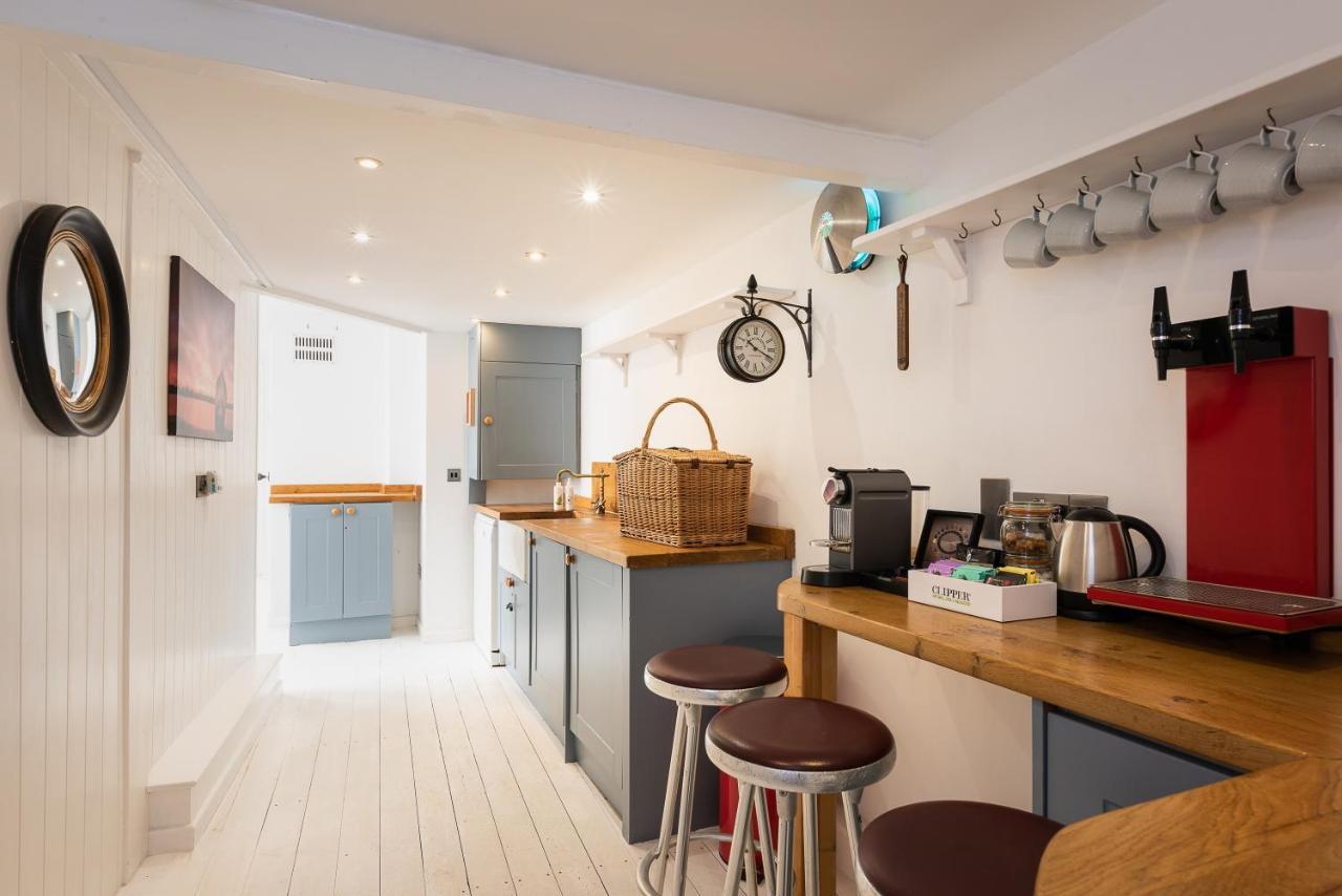 Lyme 1 Hotel Lyme Regis Bagian luar foto
